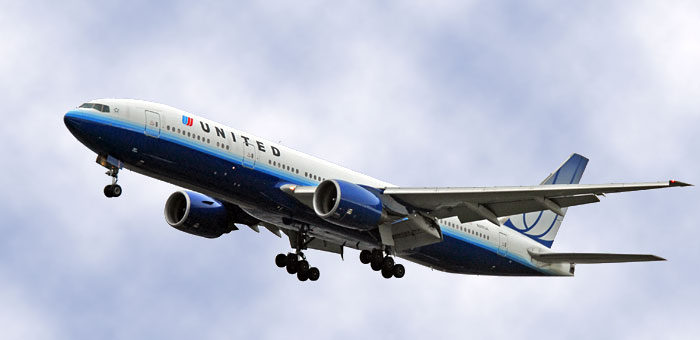 N217UA United Airlines Boeing 777-222/ER plane